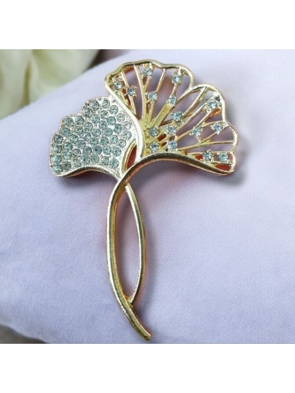 Beautiful Ginkgo Leaf Rhinestone Brooch